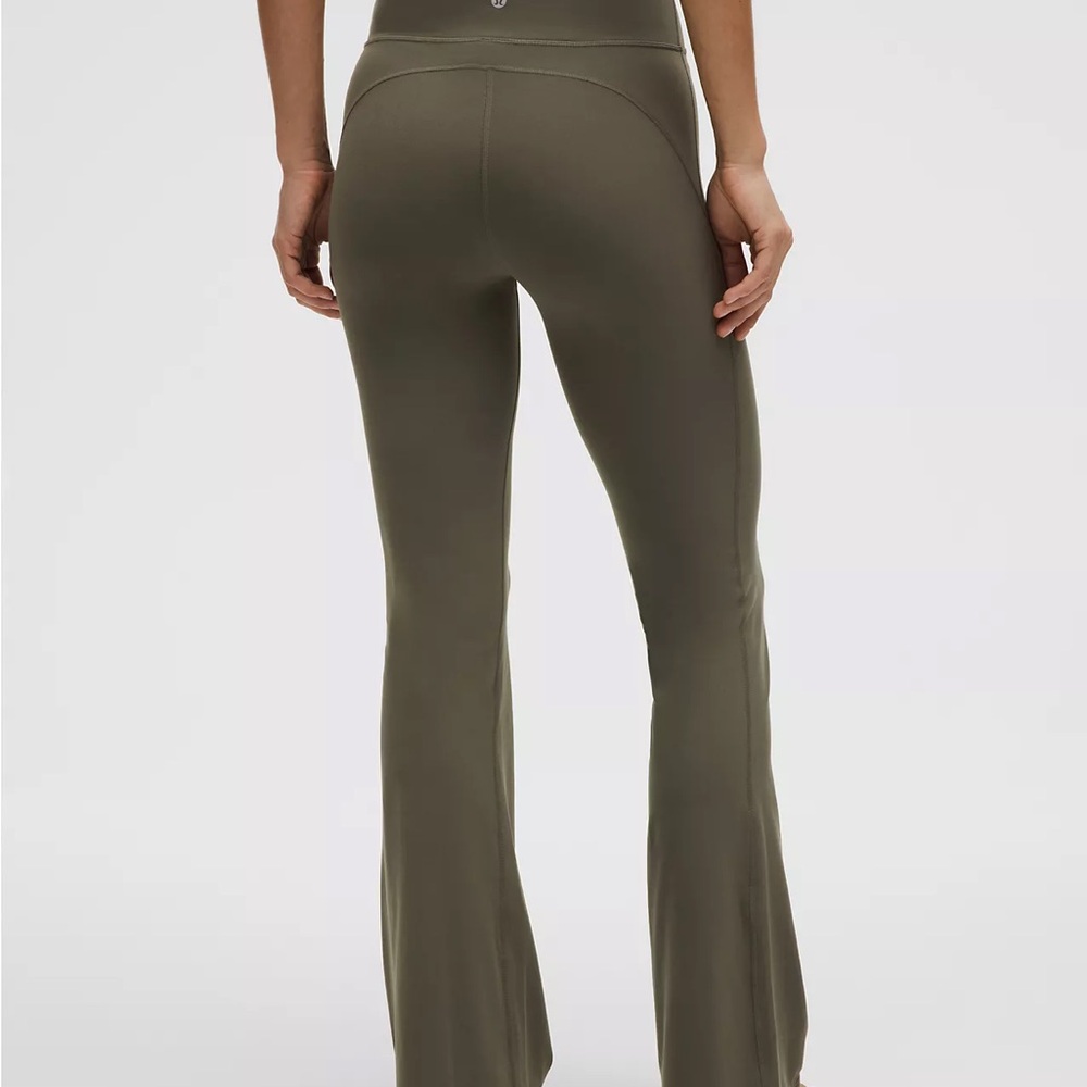 LULULEMON Groove Nulu High-Rise Flared Pant
Regular - Picture 2 of 8